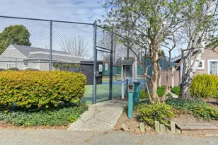 195 E B St, Benicia, CA 94510 - Photo 34