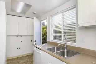 19 Manchester Ct, Novato, CA 94947 - Photo 8