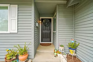 610 Sierra Dr, Dixon, CA 95620 - Photo 2