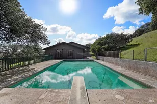 2410 Oakridge Ln, Benicia, CA 94510 - Photo 18