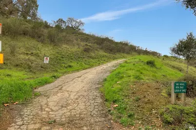 68 Village Circle, San Rafael, CA 94903 - Photo 6