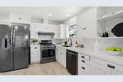 6 Sherwood Place, Novato, CA 94945 - Photo 10