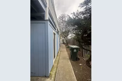 806 W 7th Street, Antioch, CA 94509 - Photo 2