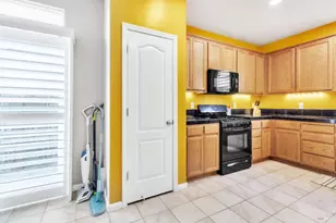 927 Freedom Dr, Suisun City, CA 94585 - Photo 10