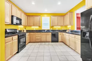 927 Freedom Dr, Suisun City, CA 94585 - Photo 12