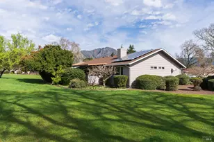 360 Twin Lakes Dr, Santa Rosa, CA 95409 - Photo 2