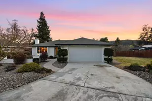 6 Autumn Leaf Pl, Santa Rosa, CA 95409 - Photo 4