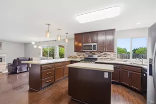 1731 Walnut Creek Dr, Santa Rosa, CA 95403 - Photo 10