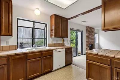 879 Oxford Way, Benicia, CA 94510 - Photo 14