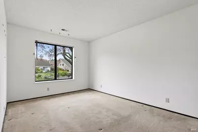 879 Oxford Way, Benicia, CA 94510 - Photo 22