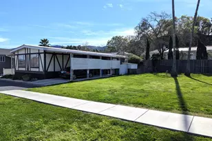 8 Camellia Dr, Calistoga, CA 94515 - Photo 2