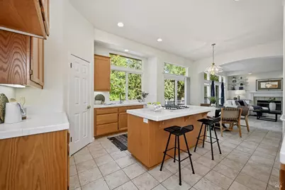 366 Breeden Street, Santa Rosa, CA 95409 - Photo 2