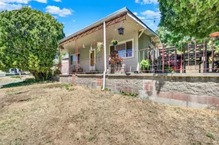 348 Vine St, Vacaville, CA 95688 - Photo 2