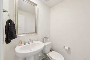 2464 Lake Club Dr, Fairfield, CA 94533 - Photo 16