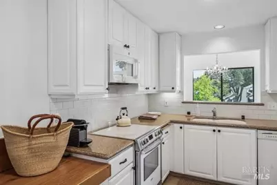 118 Eucalyptus Knoll Street, Mill Valley, CA 94941 - Photo 4