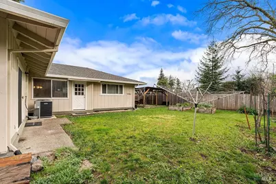 2336 Greenbriar Way, Santa Rosa, CA 95409 - Photo 40