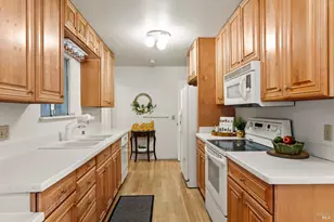 1261 Deerwood Dr, Ukiah, CA 95482 - Photo 4