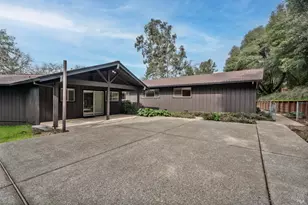 1261 Deerwood Dr, Ukiah, CA 95482 - Photo 2