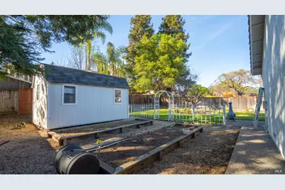 421 Oakwood Circle, Fairfield, CA 94534 - Photo 40