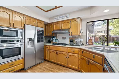 421 Oakwood Circle, Fairfield, CA 94534 - Photo 12