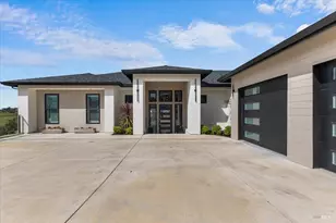 3623 Crescent Cir, Santa Rosa, CA 95403 - Photo 2