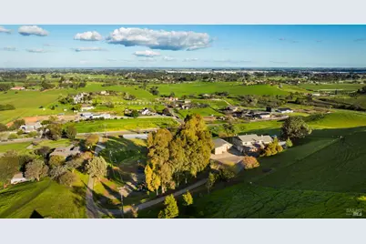 7413 English Hills Road, Vacaville, CA 95688 - Photo 92