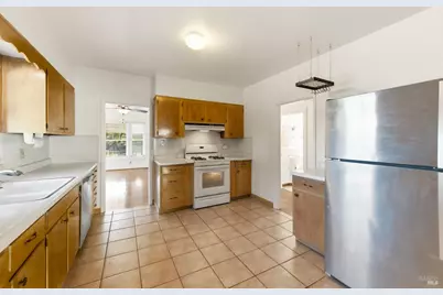 639 E 5th Street, Benicia, CA 94510 - Photo 10