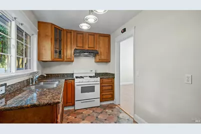 11 San Rafael Avenue, San Rafael, CA 94901 - Photo 8