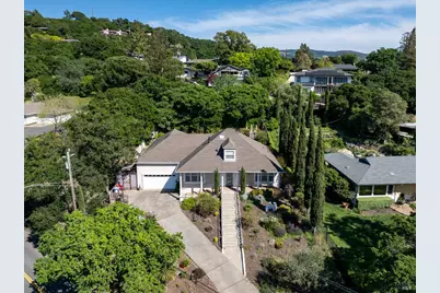 382 Lakeview Drive, Napa, CA 94559 - Photo 2