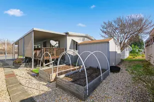 99 Hacienda Dr, Napa, CA 94558 - Photo 28