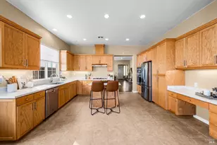 624 Emerald Hills Cir, Fairfield, CA 94533 - Photo 18