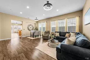 624 Emerald Hills Cir, Fairfield, CA 94533 - Photo 8