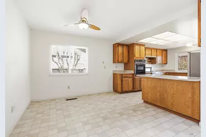 8886 Oakmont Drive, Santa Rosa, CA 95409 - Photo 18