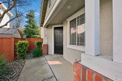 231 Roundhill Court, Vacaville, CA 95687 - Photo 4