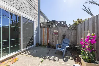 1452 Townview Avenue, Santa Rosa, CA 95405 - Photo 28