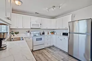 244 Woodhill Dr, Redding, CA 96003 - Photo 2