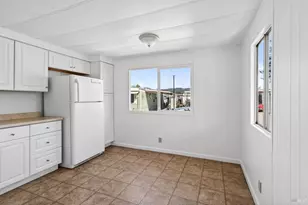 117 Oakwood Ln, Santa Rosa, CA 95409 - Photo 4