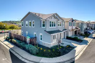 704 Granite Ln, Fairfield, CA 94534 - Photo 2