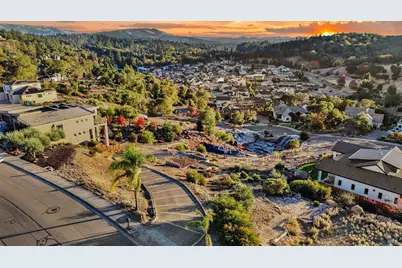 3640 Crown Hill Drive, Santa Rosa, CA 95404 - Photo 2