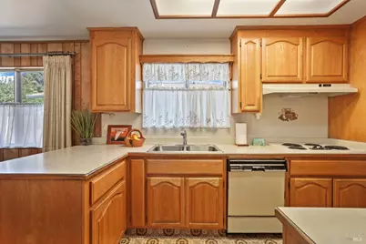 724 E Atlantic Avenue, Fairfield, CA 94533 - Photo 16