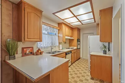 724 E Atlantic Avenue, Fairfield, CA 94533 - Photo 14