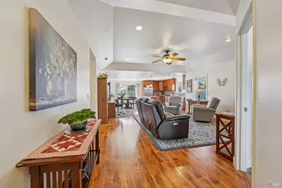 719 Hackberry Court, Windsor, CA 95492 - Photo 2