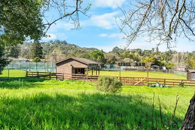 8 Circle Road, San Rafael, CA 94903 - Photo 38