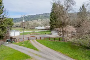 10450 Main St, Potter Valley, CA 95469 - Photo 40