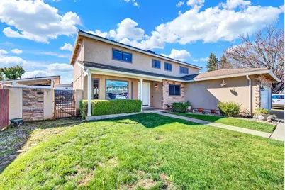 116 Alturas Court, Vacaville, CA 95688 - Photo 4