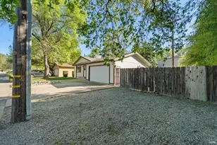 1723 Del Mar Ave, Redding, CA 96003 - Photo 36