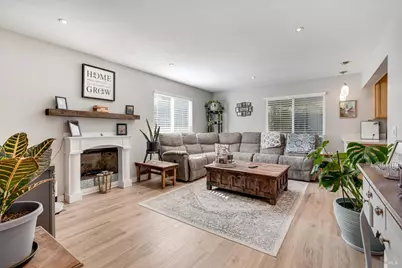 532 Walten Way, Windsor, CA 95492 - Photo 2