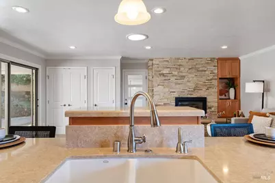 401 Valle Vista Avenue, Vallejo, CA 94590 - Photo 18