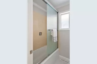 401 Valle Vista Avenue, Vallejo, CA 94590 - Photo 32