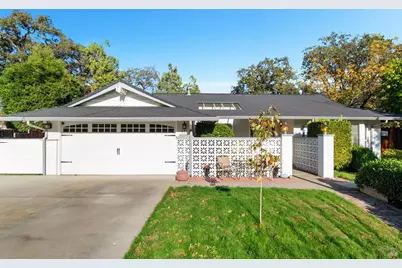 477 N Meadowview Court, Vacaville, CA 95688 - Photo 2
